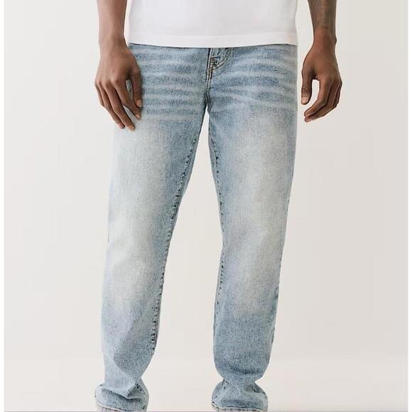 True Religion Men's Light Wash Denim Jeans - Picture 1 of 2